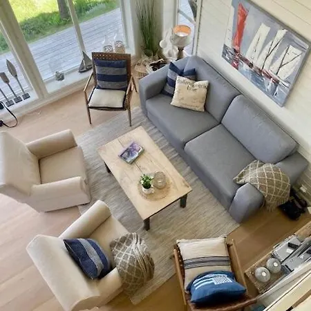 Seaside Dream On With Sunny Sea View *